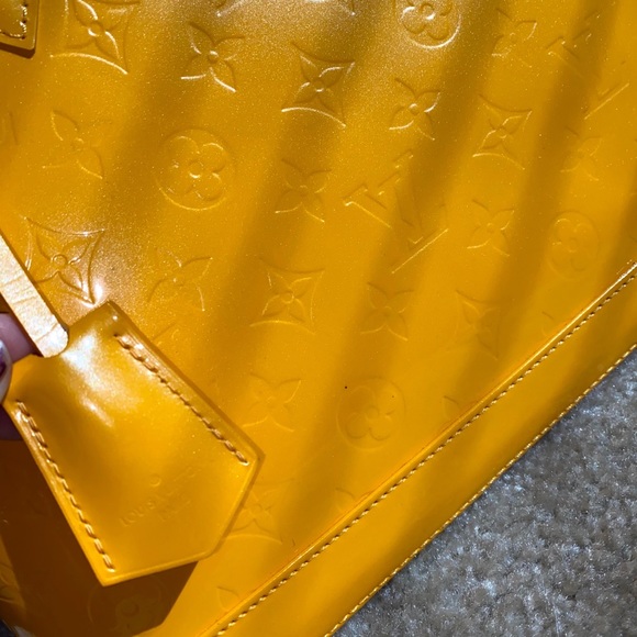 AUTHENTIC Louis Vuitton Jaune Passion Monogram Vernis Alma PM - Picture 7 of 16